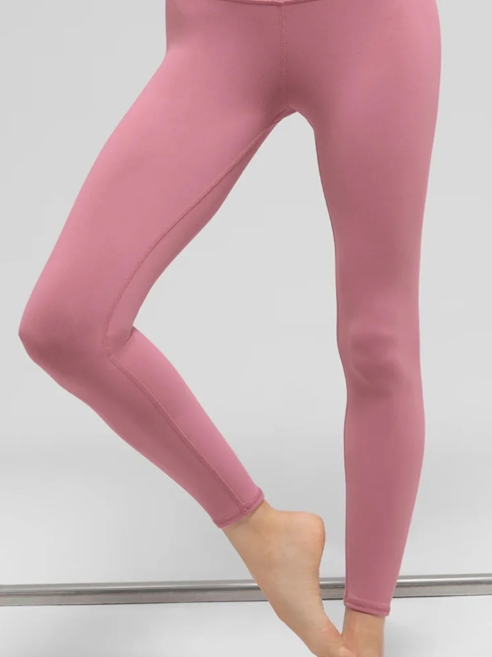 NWT alo 7/8 High-Waist Airbrush Leggings, Size L